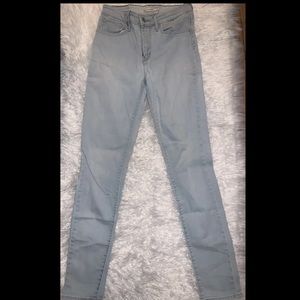 Women’s Levi jeans high rise skinny in size 27 light blue
